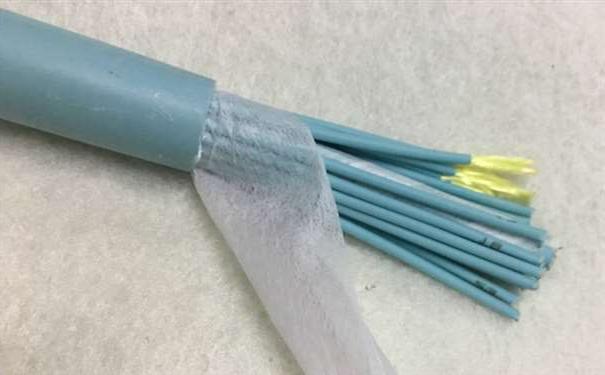 沙田区欧孚光缆厂家：室内光缆和室外光缆的区别
